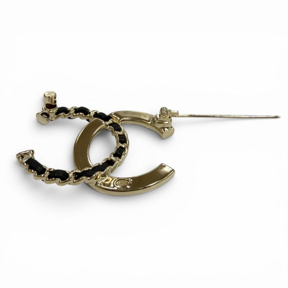CHANEL Black Leather Logo Brooch - Picture 5 of 7